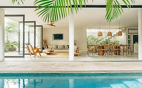 Casa Areca, Awarded Architectural Villa Located In A Secured Gated Community, With Concierge Services